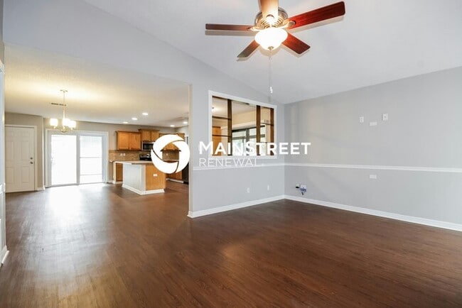 Photo - 3 Bedroom Pet-Friendly Home in Tampa, FL with Main Street Renewal