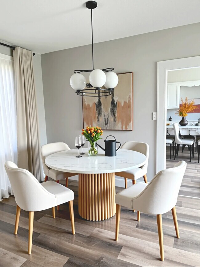 Foto del edificio - 1185 W 8th St