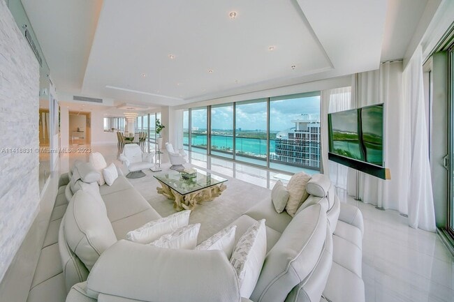 Building Photo - 10203 Collins Ave