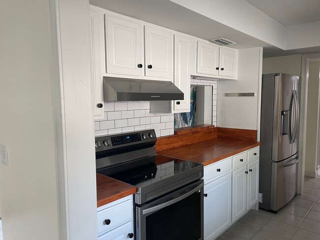 Building Photo - 106 Juniper Ln