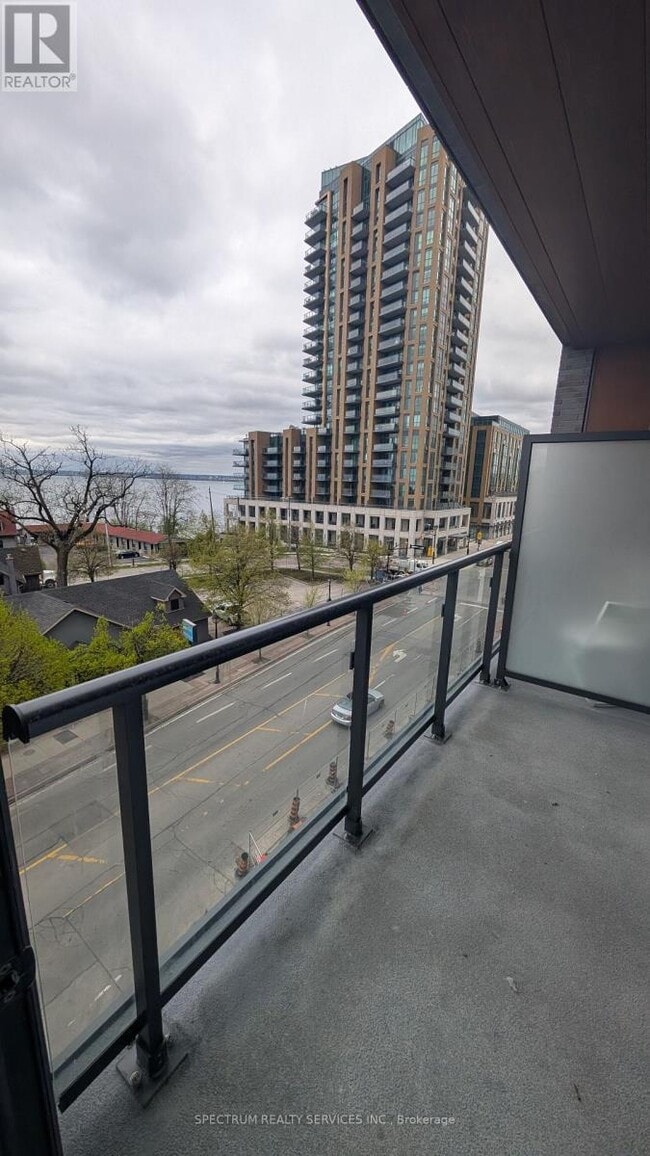 Building Photo - 2075 Lakeshore Rd.