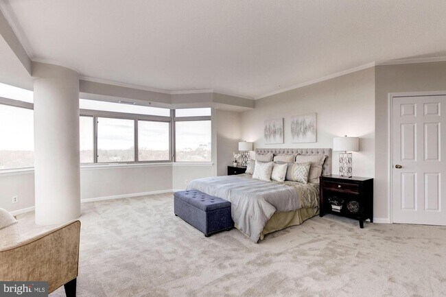 Building Photo - 5610 Wisconsin Ave