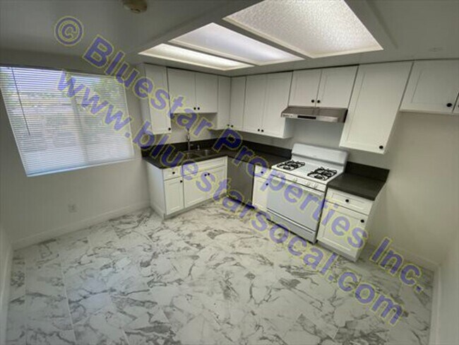 Foto del edificio - 16450 Lariat Rd