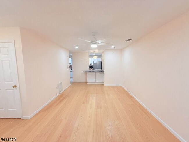 Building Photo - 2088 Edward Ct