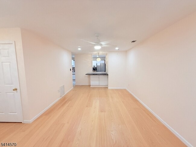 Foto del edificio - 2088 Edward Ct