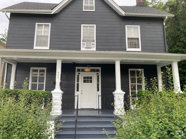 Building Photo - 509 E 43rd St