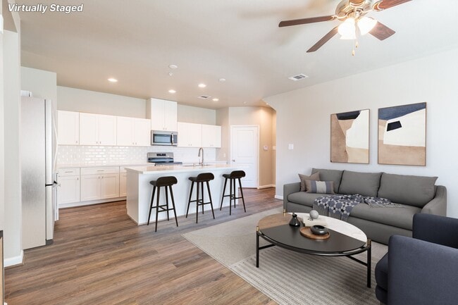 Building Photo - 115 Park Place Cir