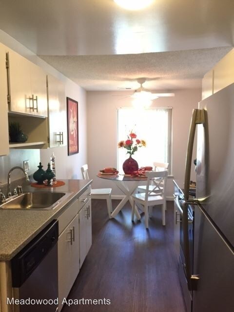Building Photo - Meadowood Apartments