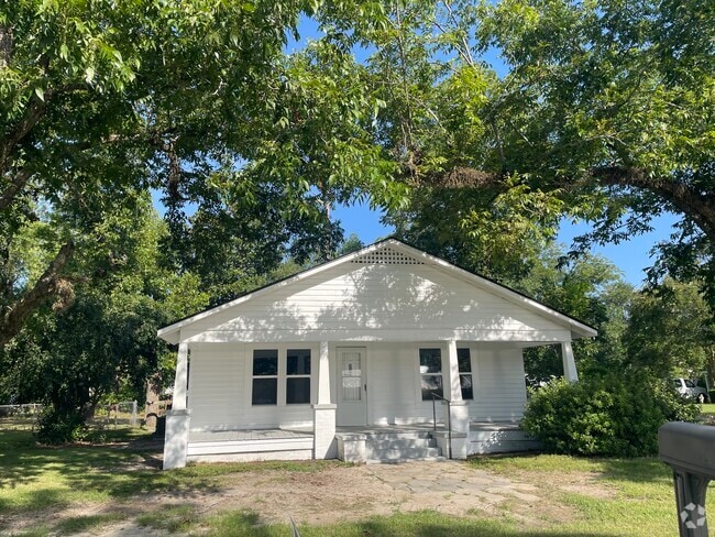 Building Photo - 602 S Tillman St