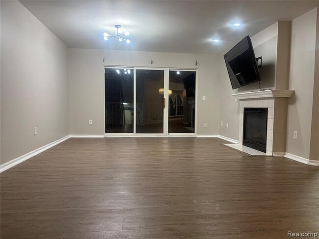 Building Photo - 758 Sandalwood Dr