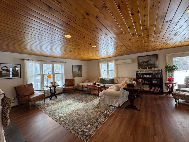 Foto del edificio - 78 Stoney Fields Rd