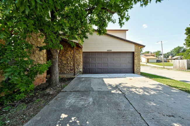 Building Photo - $200 Move-In Special! Beautifully Upgraded...