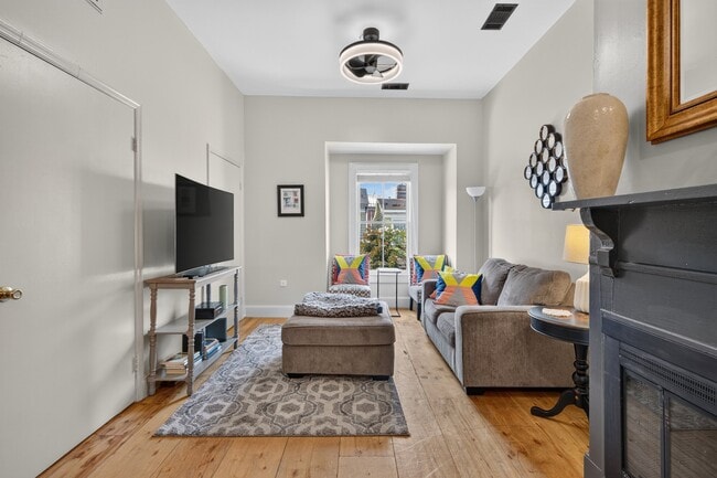 Building Photo - 532 E Gaston St