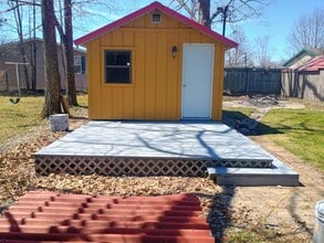 Building Photo - 4290 S Lake Rd