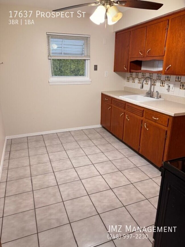 Foto del edificio - 17637 Prospect St