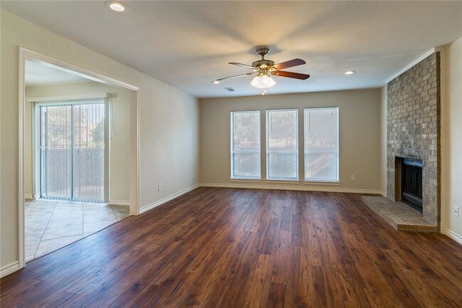 Building Photo - 836 Shady Glen Ln