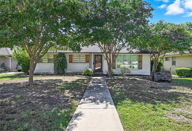 Foto principal - 705 Scottsdale Dr