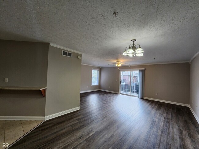 Foto del edificio - 1479 Autumn Oak St