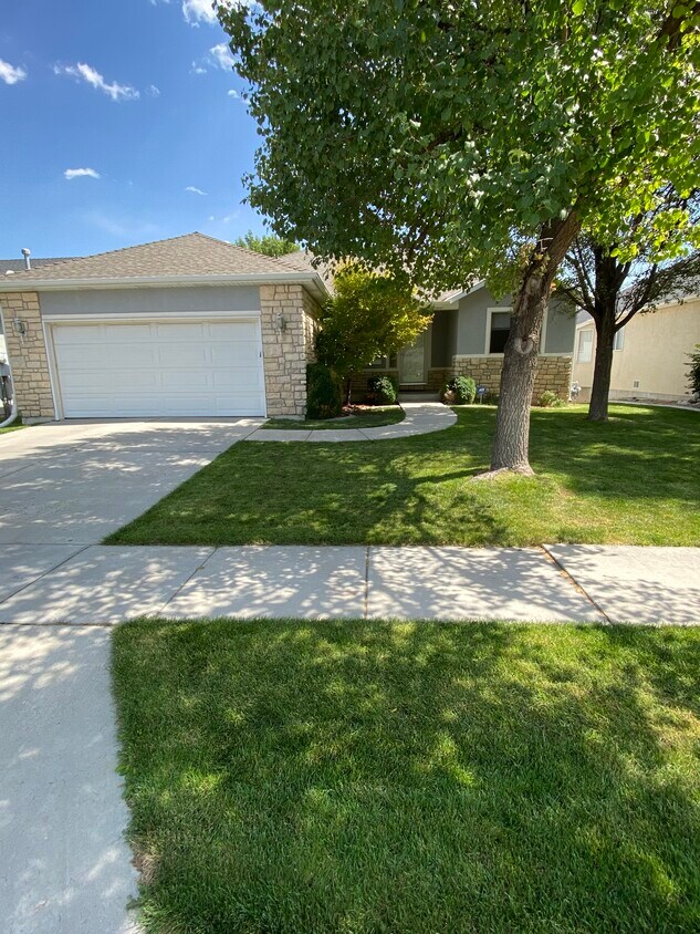 6897 Jordan Village Rd, West Jordan, UT 84084 House Rental in West