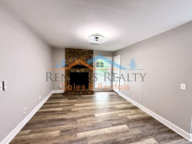 Building Photo - 2 Bedroom Condo on Chapman Mountain