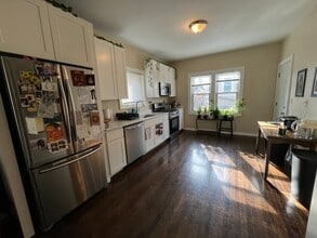 Building Photo - 1209-09B E Kane Pl