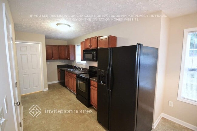 Building Photo - 270 Valley View Dr