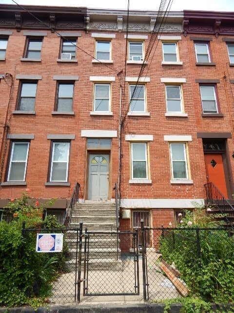 Foto principal - 230 5th St