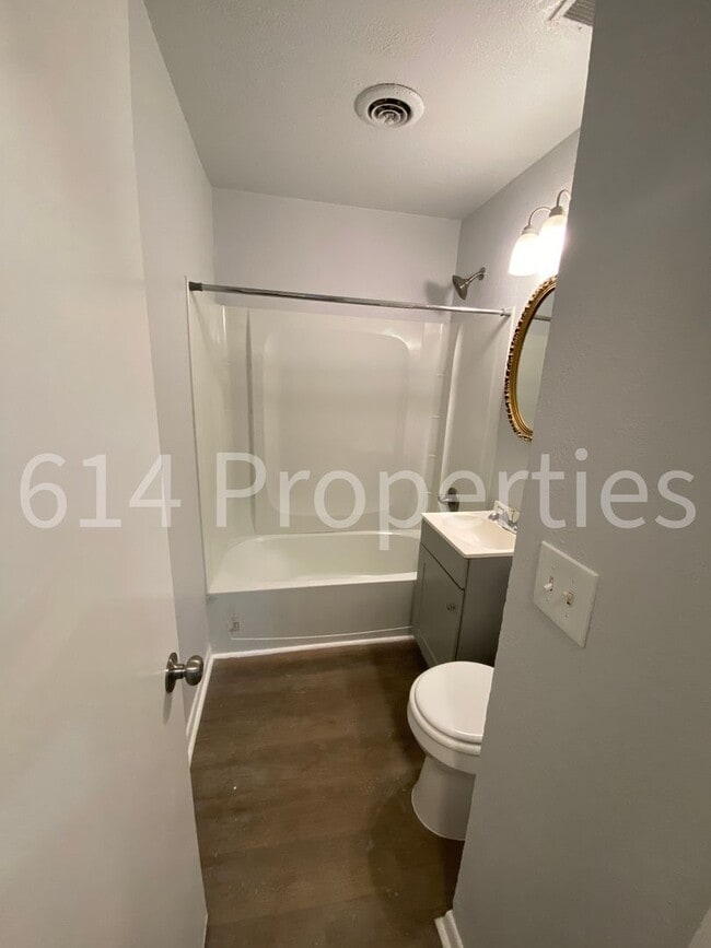 Building Photo - 4960 N Trenton Ave