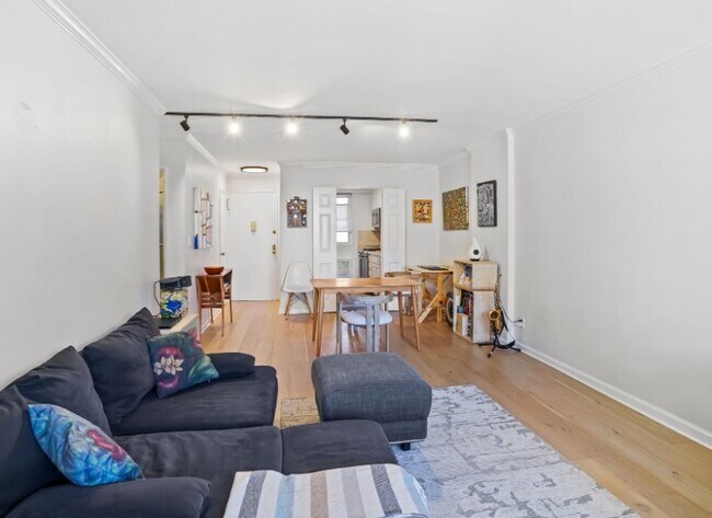 Foto del edificio - 91 Strawberry Hill Ave