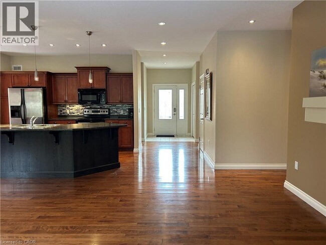 Building Photo - 27 Werret Ave