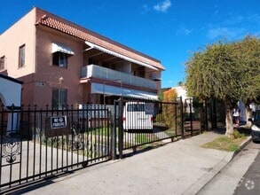 Building Photo - 1645 N Harvard Blvd