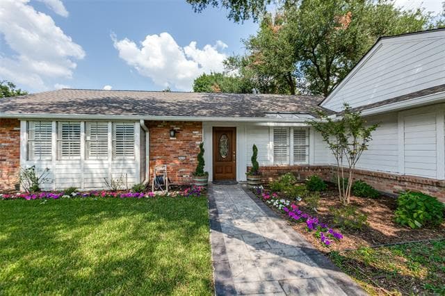 Foto del edificio - 15731 Overmead Cir