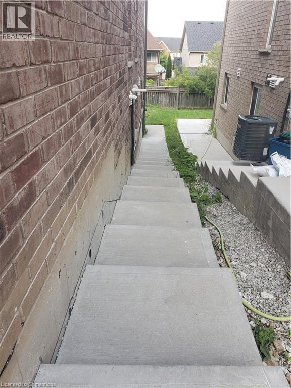 Building Photo - 616A Montpellier Dr
