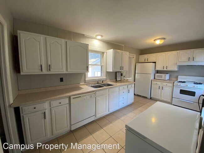 Building Photo - 4 br, 2 bath House - 700 Dover PL