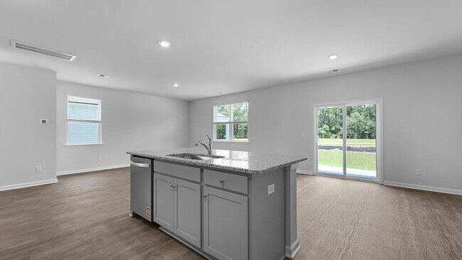 Building Photo - 412 Delahays Rd