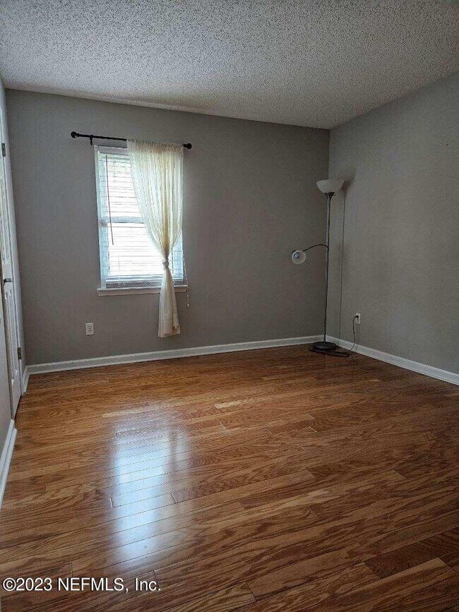Building Photo - 8066 Le Havre Dr N
