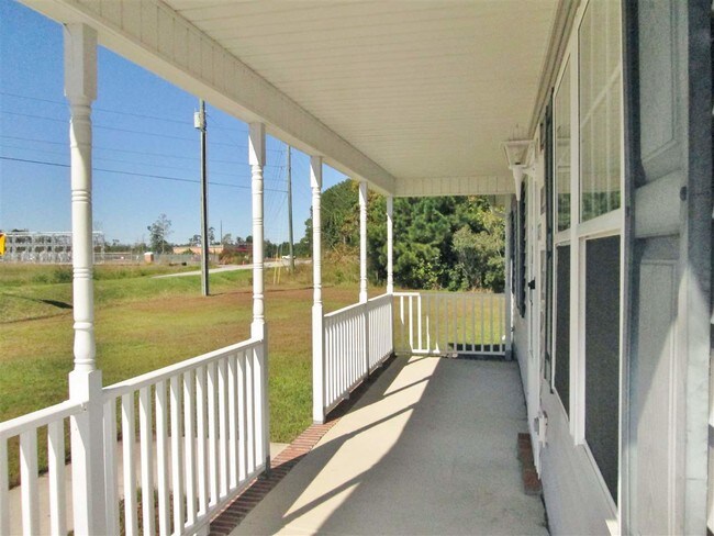 Foto del edificio - 723 Queens Creek Rd