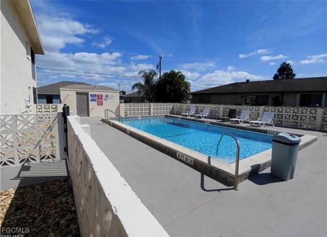 Building Photo - 3705 Country Club Blvd
