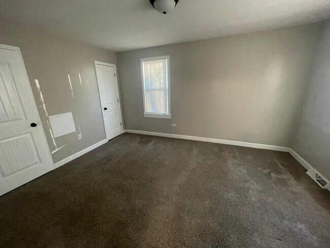 Bedroom - 337 Bland St