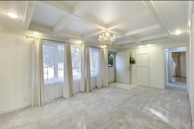 Foto del edificio - Beautiful 3-Bed 1.5-Bath House in Waterloo