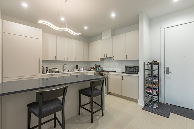 Foto del edificio - 1701 W Webster Ave