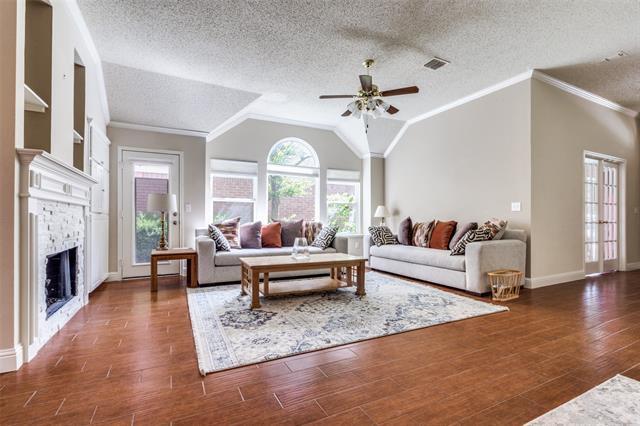 Foto del edificio - 6816 Thorncliff Trail
