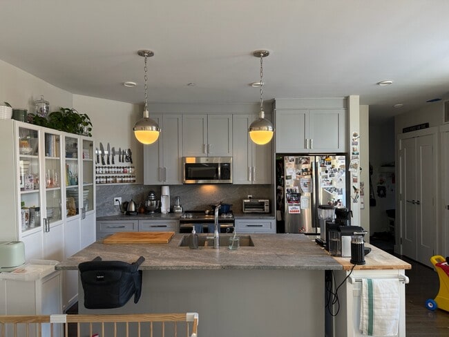 Building Photo - 418 McGrath Hwy