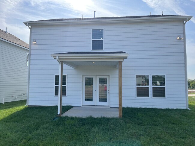 Building Photo - 301 Ellis Ln