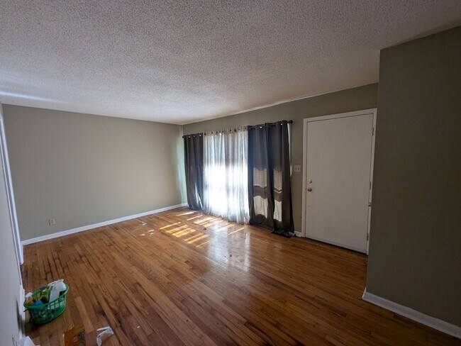 Foto del edificio - 630 NE 90th St