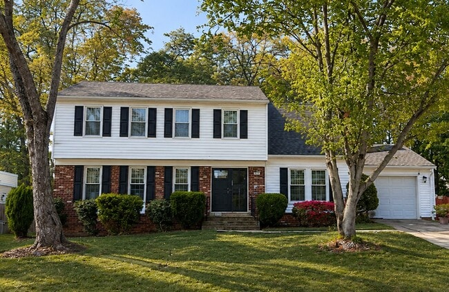 Photo - 7912 Edinburgh Dr House