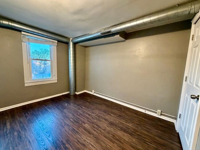 Building Photo - 19 Kosciusko Way