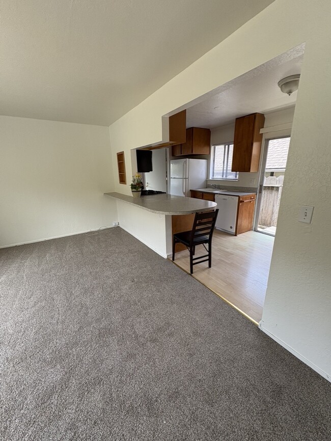 Building Photo - 3955 Princeton Dr