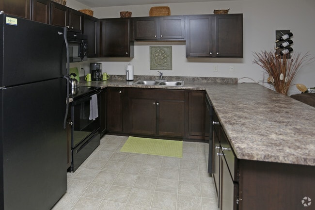 Interior Photo - Dakota Pointe