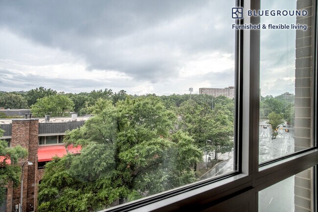 Foto del edificio - 1446 S Grant St